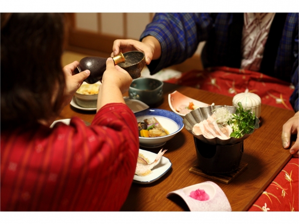 こたつで乾杯